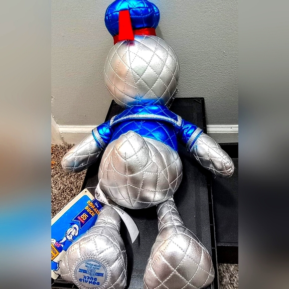 Limited Edition Disney Donald Duck 85 Years - Picture 3 of 7